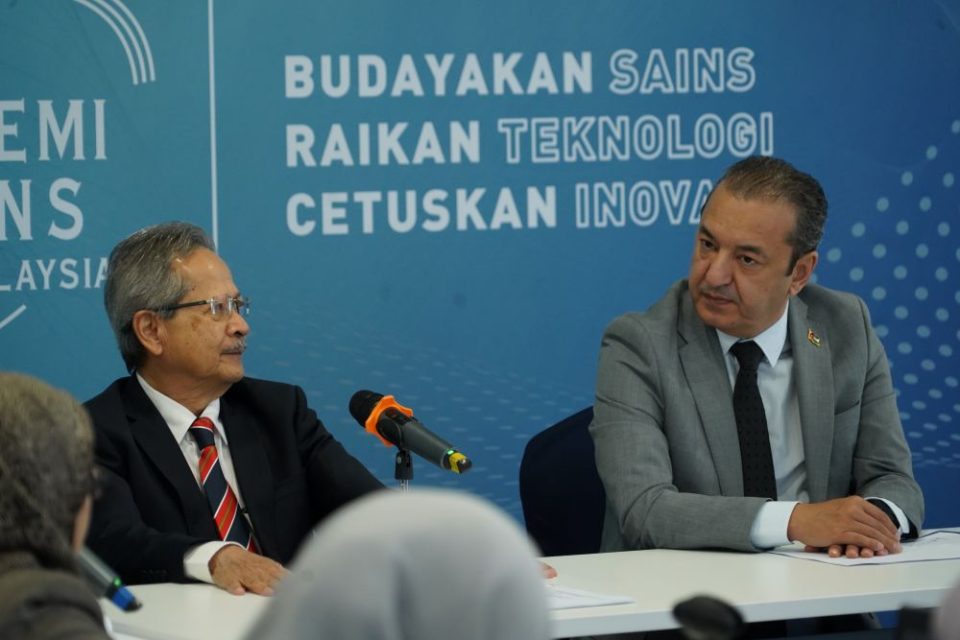 jordan, courtesy visit, mohd azzman shariffadeen, hazami habib, looi lai meng